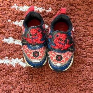 Kids Spider-Man Sneakers size 6 rarely worn